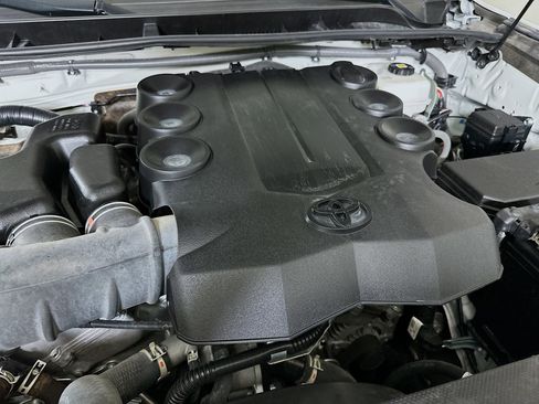 Used 2023 Toyota 4Runner Limited AWD/4WD image 34