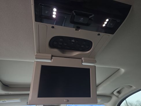 Used 2019 Chevrolet Tahoe Premier image 40