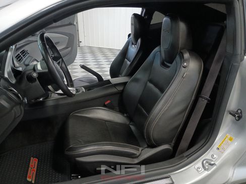 Used 2010 Chevrolet Camaro SS w/ LPO, Ground Effects Package RWD image 37