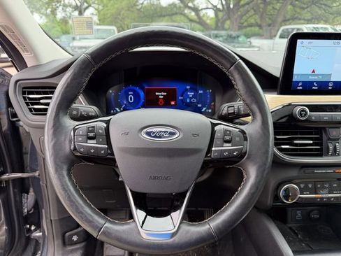 Used 2022 Ford Escape Titanium w/ Titanium Elite Package AWD/4WD image 10