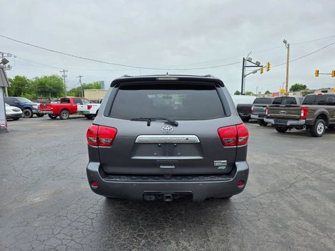 Used 2014 Toyota Sequoia Platinum AWD/4WD image 35