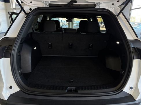 Used 2025 Chevrolet Equinox LT image 30