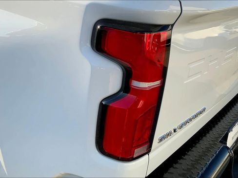 Used 2024 Chevrolet Silverado 2500 LTZ w/ LTZ Convenience Package image 27