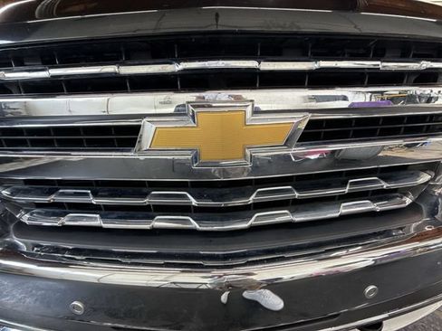 Used 2019 Chevrolet Silverado 1500 LTZ w/ LTZ Plus Package AWD/4WD image 30
