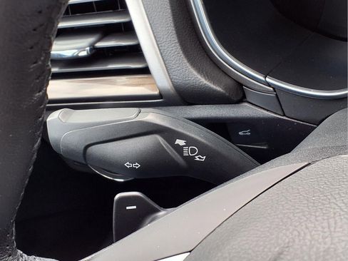 Used 2018 Ford Fusion SE w/ Fusion SE Technology Package image 17