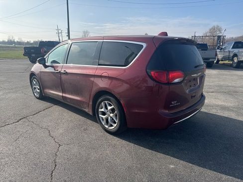 Used 2018 Chrysler Pacifica Touring Plus w/ Tire & Wheel Group image 7