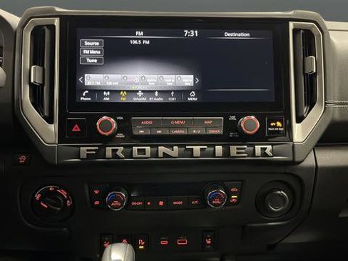 Used 2025 Nissan Frontier SL AWD/4WD image 13