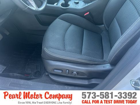 Certified 2022 GMC Terrain SLE w/ Driver Convenience Package AWD/4WD image 10