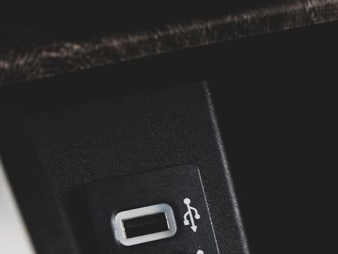 Used 2019 Ford F250 Lariat w/ Chrome Package image 7