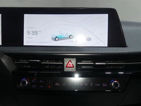Used 2024 Kia EV6 Wind image 37