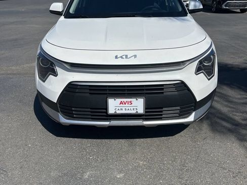 Used 2025 Kia Niro LX FWD image 4