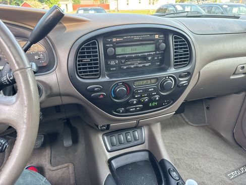 Used 2007 Toyota Sequoia SR5 AWD/4WD image 11