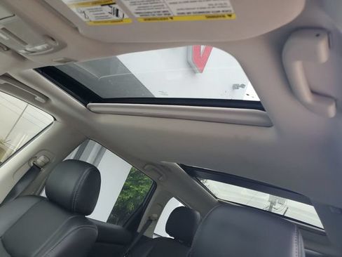 Used 2018 Nissan Pathfinder Platinum w/ Cargo Package AWD/4WD image 5