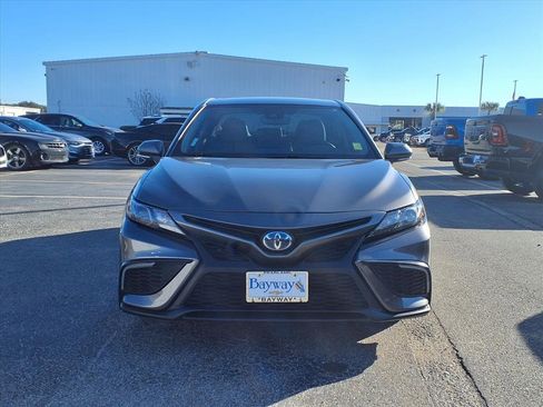 Used 2024 Toyota Camry SE image 19