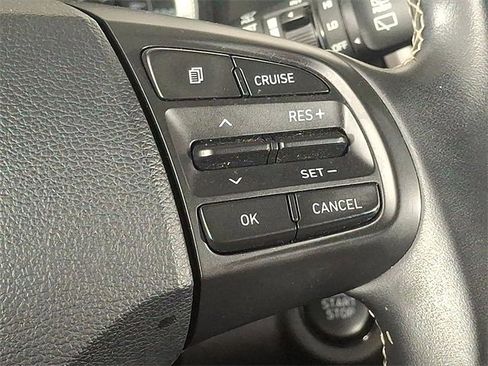 Used 2022 Hyundai Venue Limited image 20