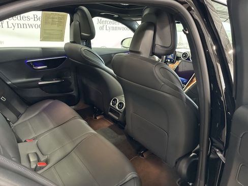 Used 2025 Mercedes-Benz C 300 4MATIC Sedan image 24