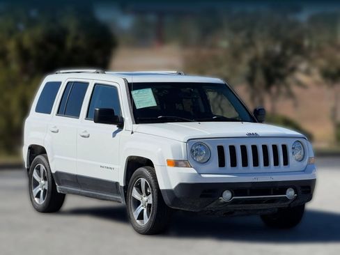 Used 2016 Jeep Patriot High Altitude image 1