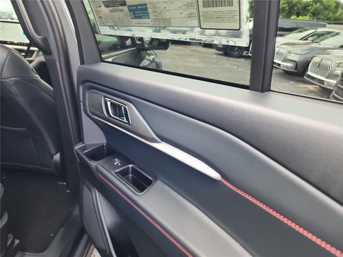 New 2025 Ford Explorer ST-Line w/ Premium Package image 21