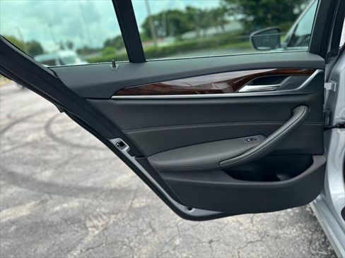 Used 2019 BMW 530e w/ Convenience Package RWD image 18