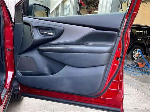 Used 2023 Nissan Murano SV FWD image 24