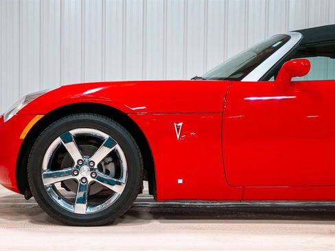 Used 2007 Pontiac Solstice Convertible w/ Premium Package image 5