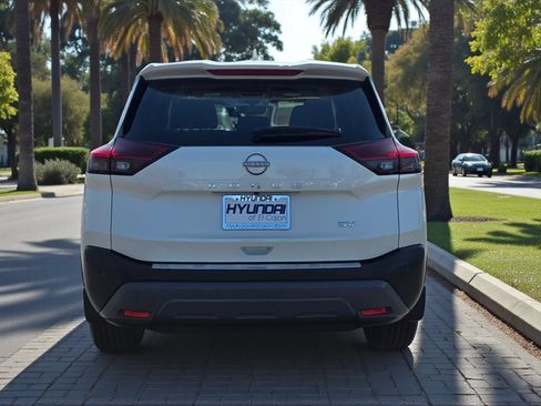 Used 2023 Nissan Rogue SV FWD image 6