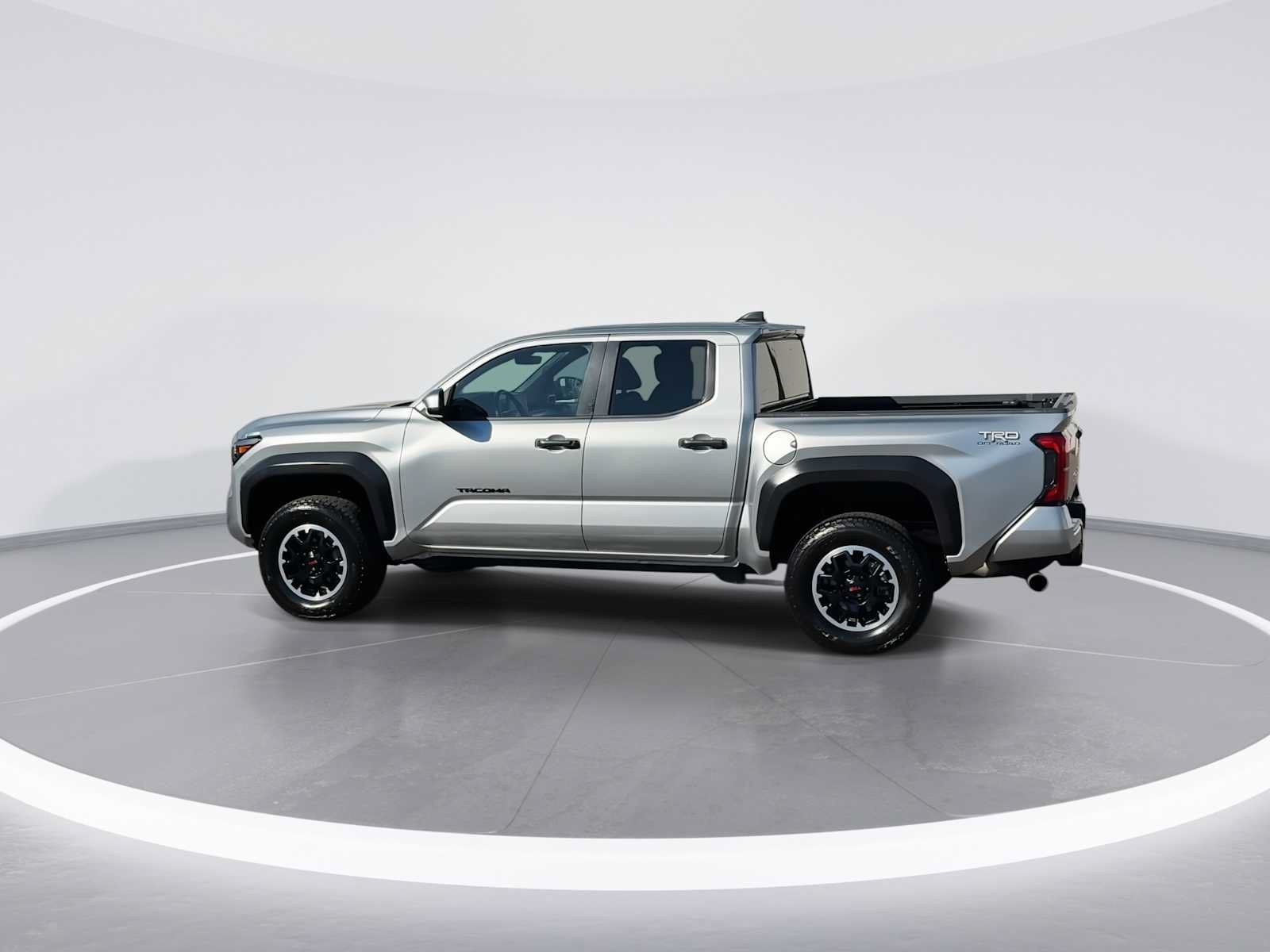 Used 2024 Toyota Tacoma TRD Off-Road AWD/4WD image 5