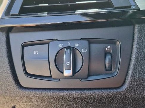 Used 2015 BMW 320i Sedan RWD image 33