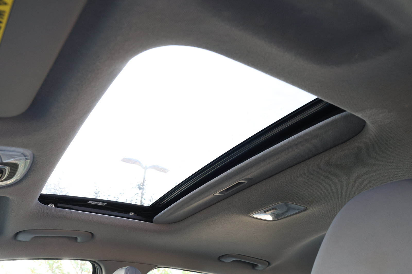 Used 2025 Hyundai Elantra SEL FWD image 3