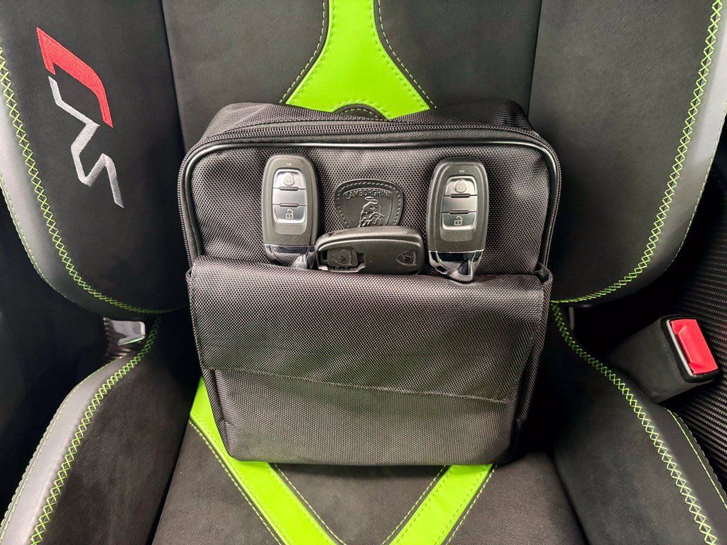 Used 2019 Lamborghini Aventador SVJ AWD/4WD image 46