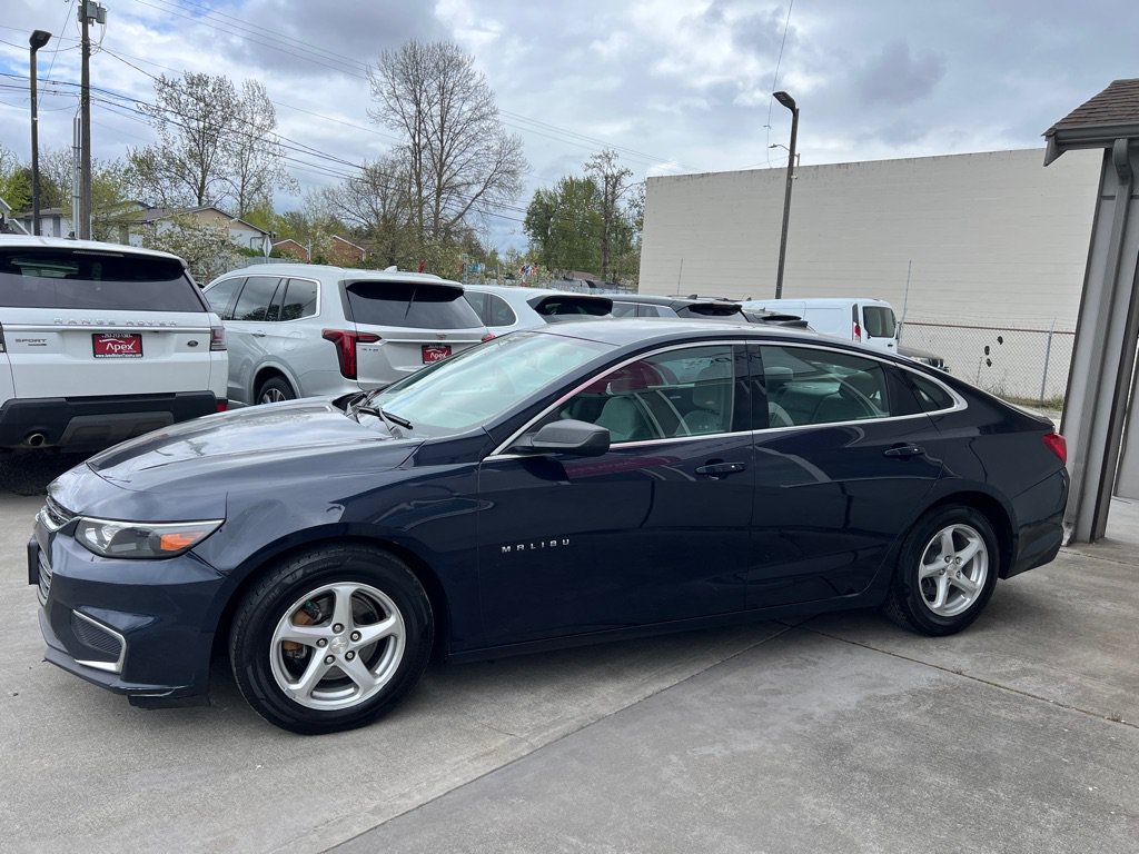 Used 2017 Chevrolet Malibu LS FWD image 4