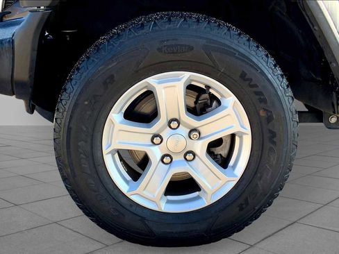 Used 2020 Jeep Wrangler Sport image 9