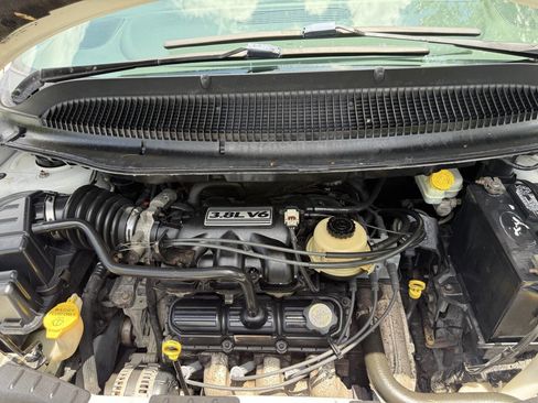 Used 2004 Dodge Grand Caravan SXT FWD image 18