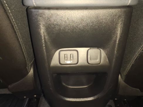 Used 2020 Chevrolet Colorado Z71 image 9