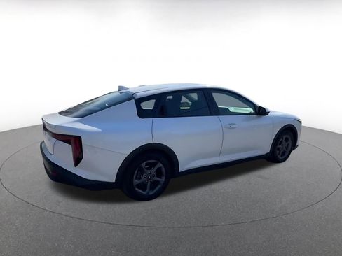 Used 2025 Kia K4 LXS image 12