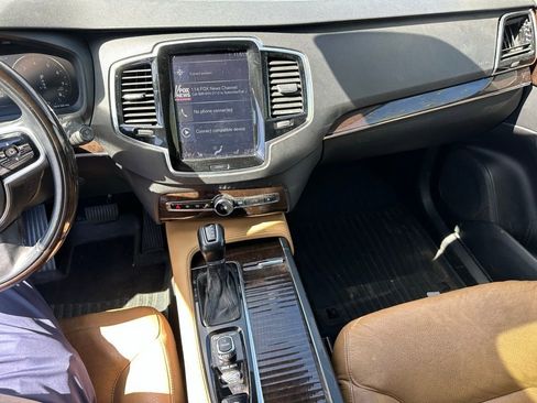 Used 2016 Volvo XC90 T6 Momentum w/ Momentum Plus Package image 13