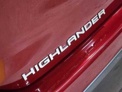 Used 2021 Toyota Highlander Limited image 25