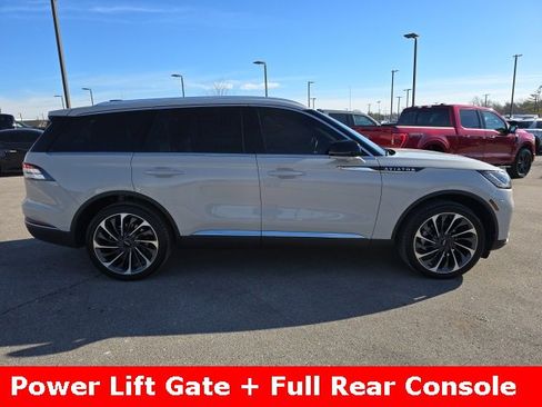 Used 2025 Lincoln Aviator Reserve w/ Equipment Group 201A image 6