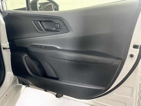 Used 2024 Toyota Prius LE FWD image 31