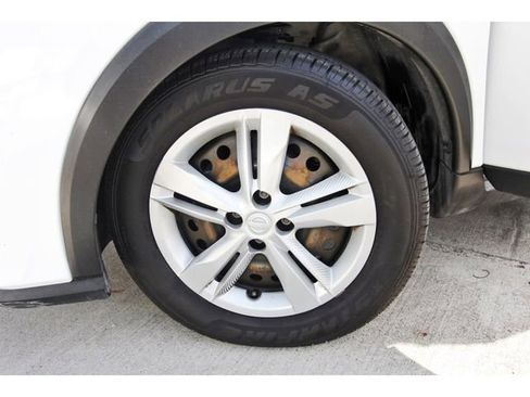 Used 2024 Nissan Kicks S image 31