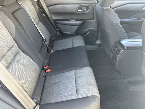 Used 2025 Nissan Rogue SV FWD image 10