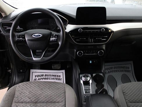 Used 2020 Ford Escape SE image 10