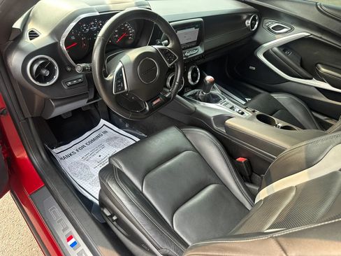 Used 2016 Chevrolet Camaro SS RWD image 8