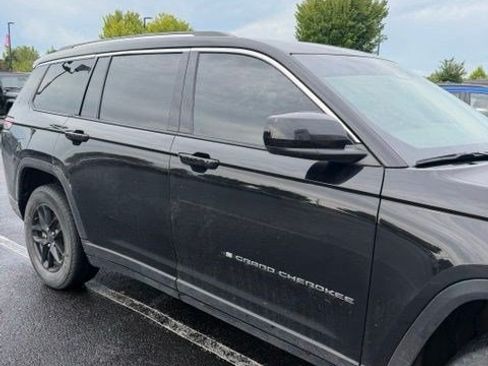 Used 2023 Jeep Grand Cherokee L Laredo w/ Luxury Tech Group I AWD/4WD image 18