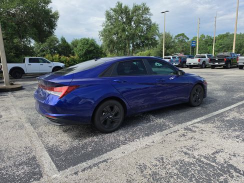 Used 2021 Hyundai Elantra SEL w/ Convenience Package FWD image 3
