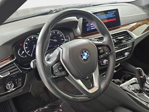 Used 2018 BMW 530i xDrive AWD/4WD image 19