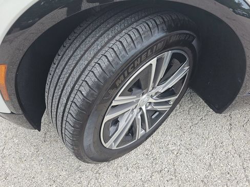 Used 2024 Cadillac Lyriq Luxury w/ LPO, Floor Liner Package RWD image 34