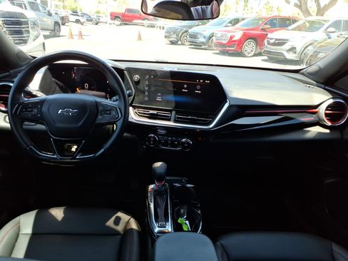 Used 2024 Chevrolet Trax RS w/ Sunroof Package FWD image 16