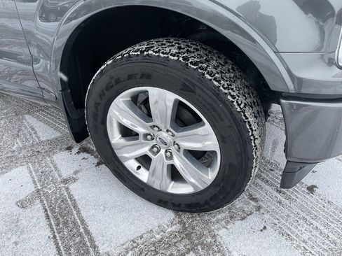 Used 2019 Ford F150 Platinum w/ Equipment Group 701A Luxury image 3