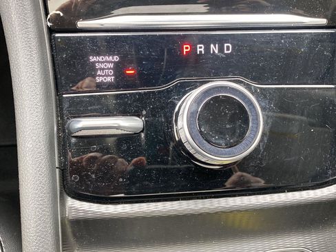 Used 2024 Jeep Grand Cherokee Limited image 14